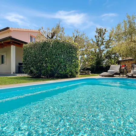 Liberta - Private Family With Pool & Garden Ferienhaus Krnica