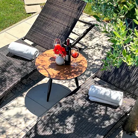 Ferienhaus Liberta - Private Family With Pool & Garden *