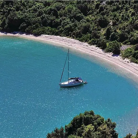 Liberta - Private Family With Pool & Garden